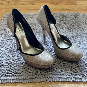 Charles by Charles David Glitzy 2 - Gold Glitter Size: 6